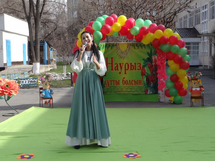 Ата - аналардың қатысуымен мерекелік іс шараның ұйымдастырылуы